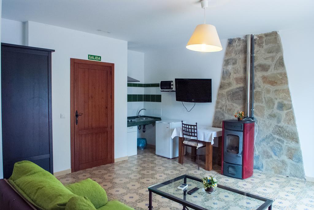 Apartamentos La Venta Del Charco Cardeña Δωμάτιο φωτογραφία