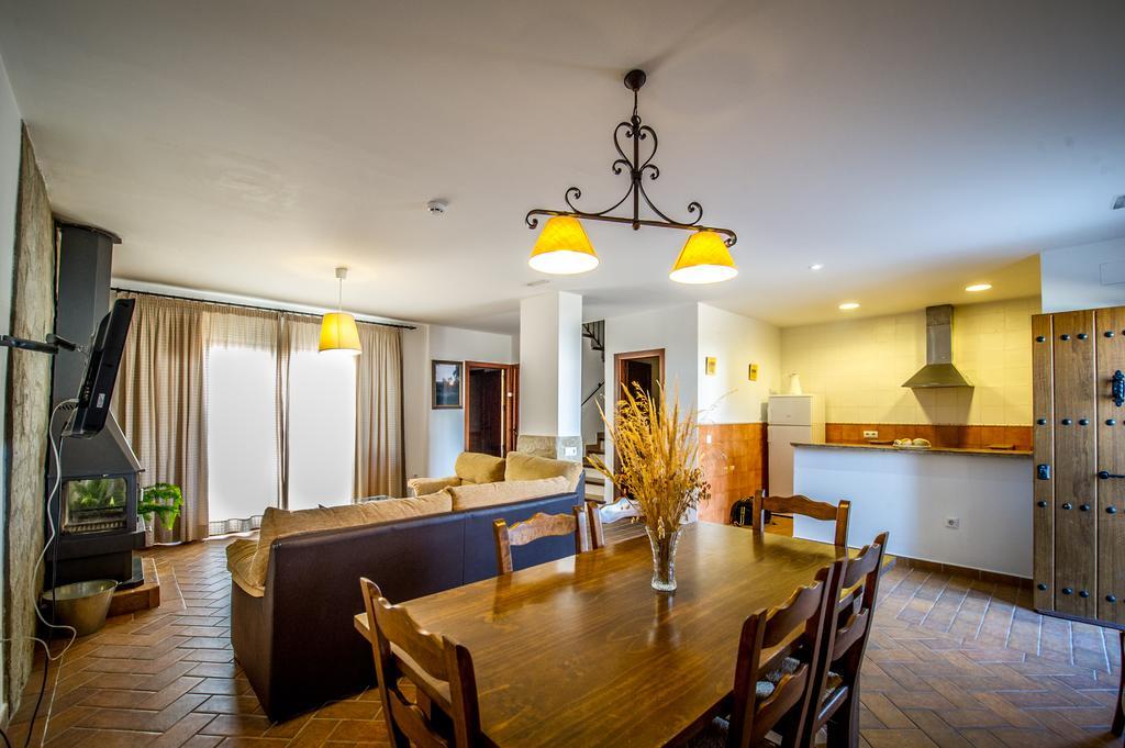 Apartamentos La Venta Del Charco Cardeña Εξωτερικό φωτογραφία